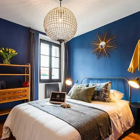Loft Style Duplex Apartment, Center *